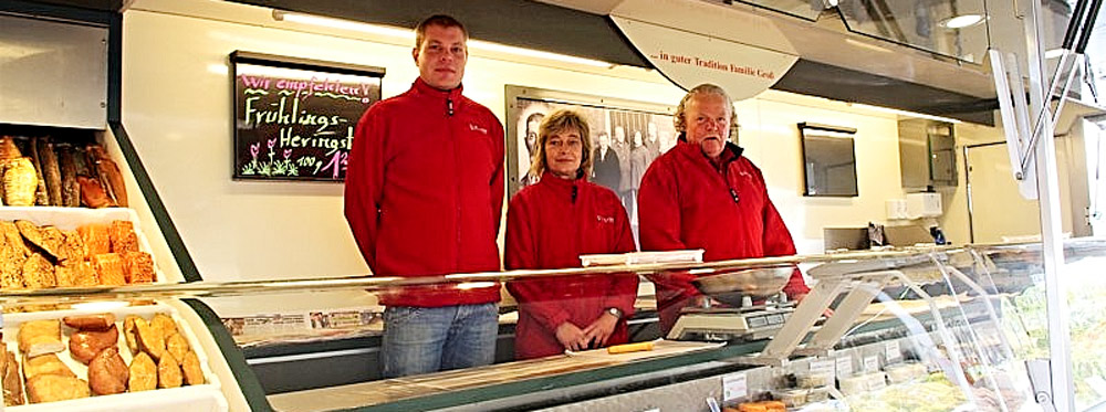 Gross Fische Lübeck - ein Team auf dem Wochenmarkt